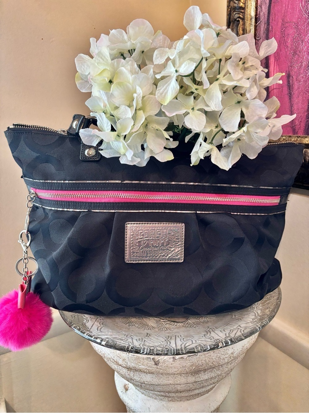 COACH POPPY SIGNATURE BLACK WITH PINK EXCELLENT USED CONDITION
